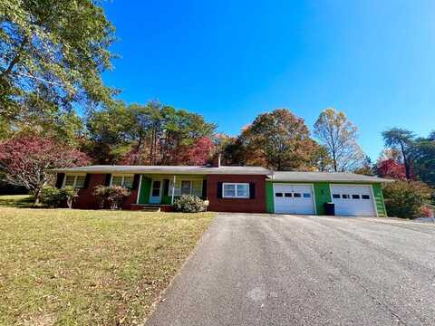 136 Ashe Knob Rd., HAYESVILLE, NC 28904