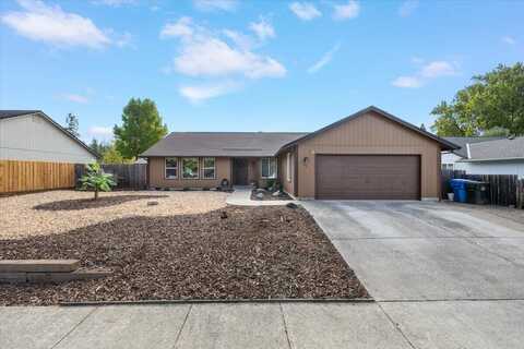 72 Christa Lane, Eagle Point, OR 97524