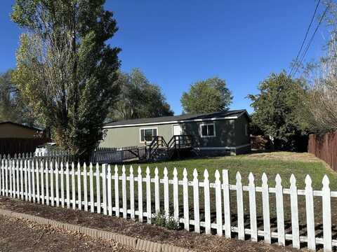 253 Jefferson Avenue, Metolius, OR 97741