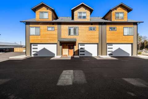 1441 NW 4th Street, Redmond, OR 97756