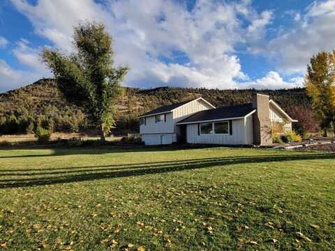 100 NE Jumping Grass Lane, Prineville, OR 97754