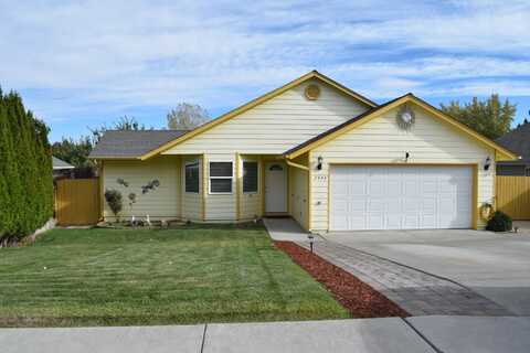 2444 SW 33rd Street, Redmond, OR 97756