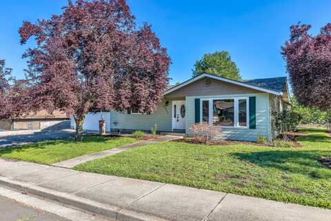 2641 Samoan Way, Medford, OR 97504