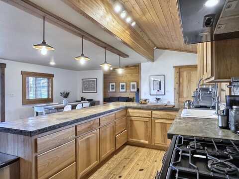 64393 Deschutes Market Road, Bend, OR 97701