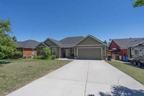 272 NW 16th Place, Redmond, OR 97756