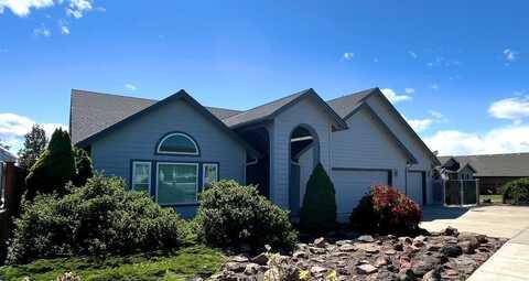 2721 NW Canyon Drive, Redmond, OR 97756