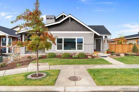 703 NW 13th Street, Redmond, OR 97756