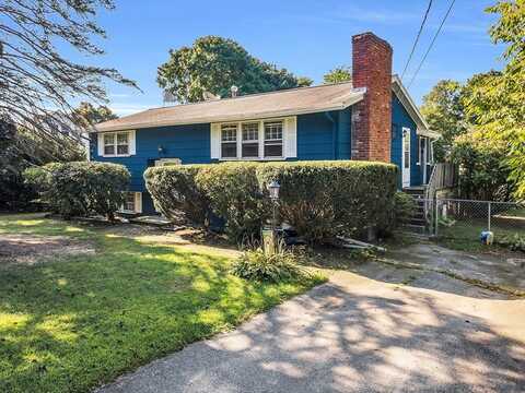 42 Old Bolton Rd, Hudson, MA 01749