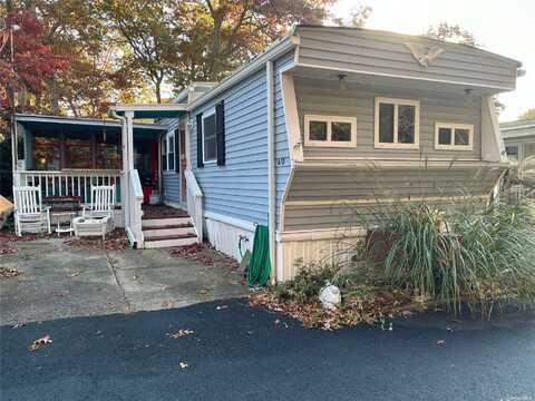 658 A13 Sound Avenue, Calverton, NY 11933