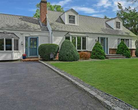 130 Tasker Lane, Greenport, NY 11944