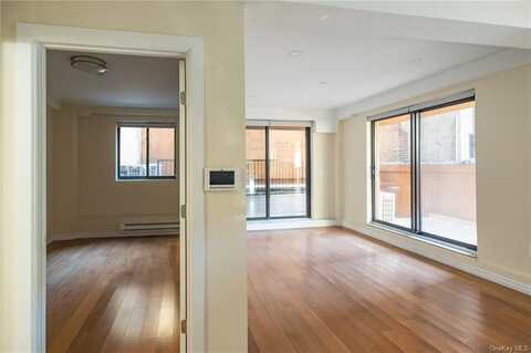 402 W West 50th, New York, NY 10019