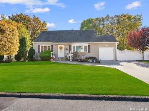 1382 America Avenue, West Babylon, NY 11704