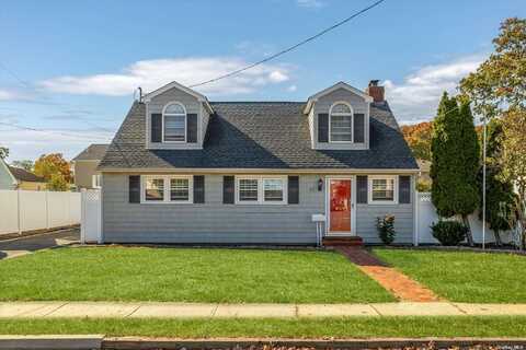 97 N Emerson Avenue, Copiague, NY 11726