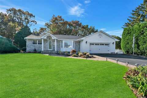 10 Somers Lane, Commack, NY 11725