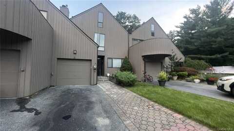 2 Rockhagen Road, Thornwood, NY 10594