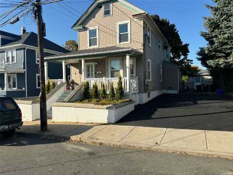 7 3rd Street, Glen Cove, NY 11542