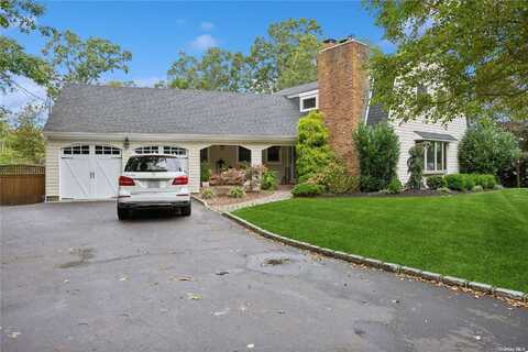 11 Harbor Road, Hampton Bays, NY 11946