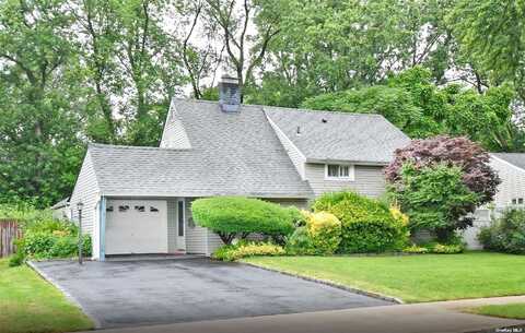 176 E Cabot Lane, Westbury, NY 11590