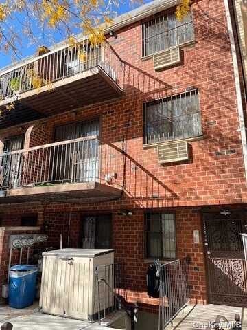 132-51a Pople Avenue, Flushing, NY 11355