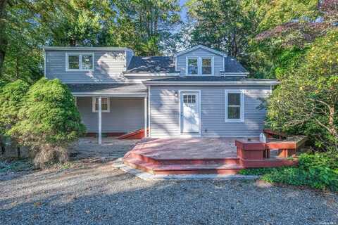 17 Kellogg Place, Huntington Station, NY 11746