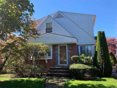 80-22 255 St, Floral Park, NY 11001