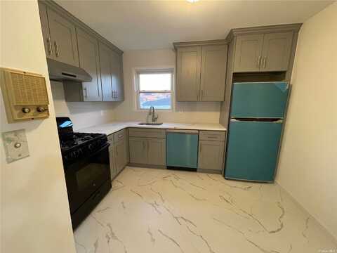 132-37 58 Rd, Flushing, NY 11355