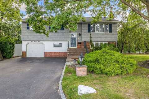 265 11th Avenue, West Babylon, NY 11704