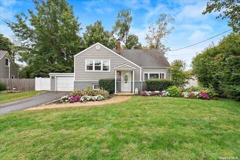 10 Peartree Lane, South Huntington, NY 11746