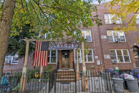 30-35 49St, Astoria, NY 11103