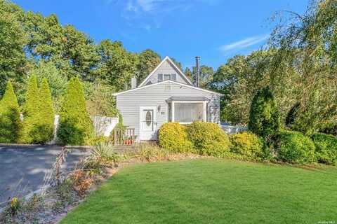 51 Wood Road, Centereach, NY 11720