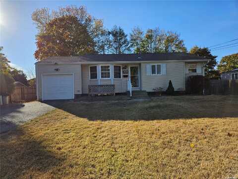 3016 Rhode Island Avenue, Medford, NY 11763