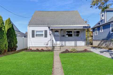 18 Schley Avenue, Lindenhurst, NY 11757