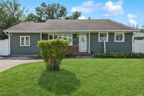 26 Princeton Street, Bay Shore, NY 11706