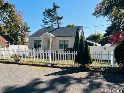 2 Quinn, Brentwood, NY 11717