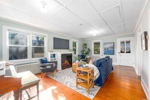 1005 Bay Avenue, Mattituck, NY 11952