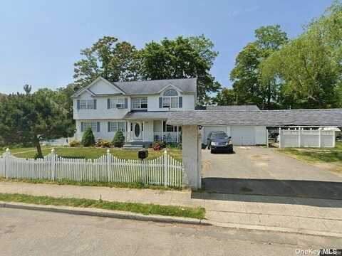 1728 N Gardiner Drive, Bay Shore, NY 11706