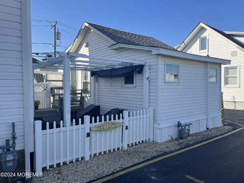 21 Shore Villa Road, South Seaside Park, NJ 08752