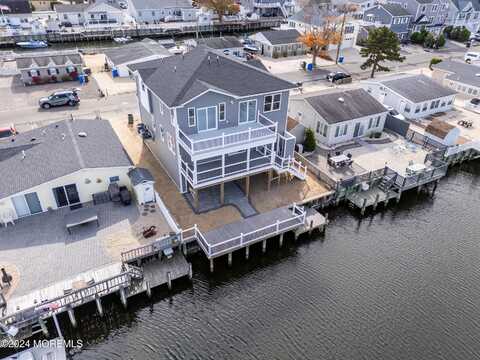 56 Gregg Drive, Beach Haven West, NJ 08050