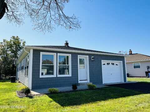 4 Roman Street, Toms River, NJ 08757