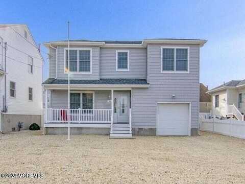 26 Newark Avenue, Lavallette, NJ 08735