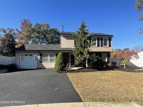 10 Lampost Court, Howell, NJ 07731