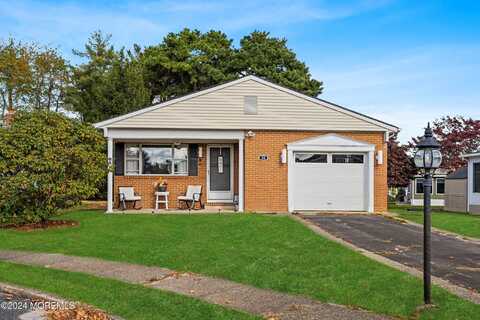 15 Coborca Way, Toms River, NJ 08757