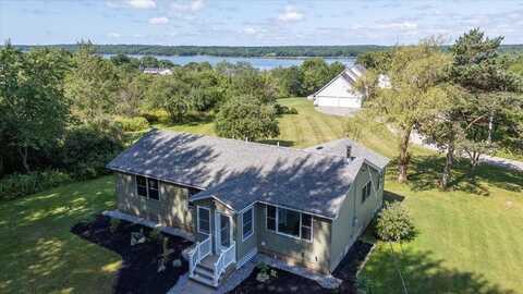 26 Donahue Drive, South Thomaston, ME 04858