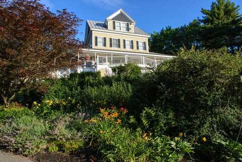 14 Village Square Lane, Ogunquit, ME 03907