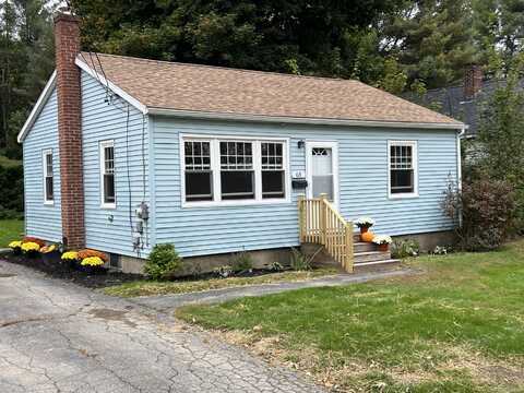 63 Bowman Street, Farmingdale, ME 04344