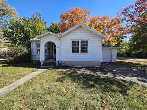 525 S Division Street, Chenoa, IL 61726