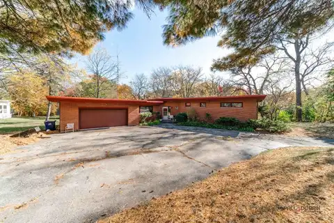 2401 Alta Vista Drive, Waukegan, IL 60087