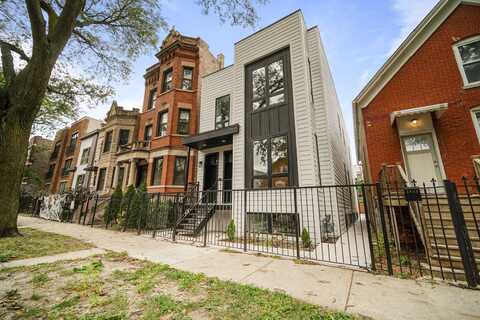 2626 W POTOMAC Avenue, Chicago, IL 60622