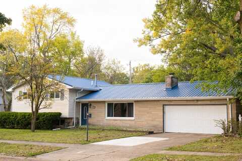 704 E Mumford Drive, Urbana, IL 61801