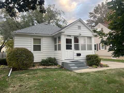 1506 4th Avenue, Sterling, IL 61081